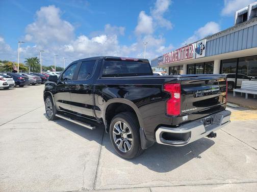 Black 2022 Chevrolet Silverado 1500 LT
