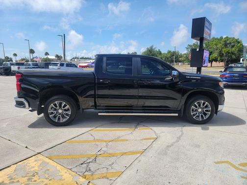 Black 2022 Chevrolet Silverado 1500 LT