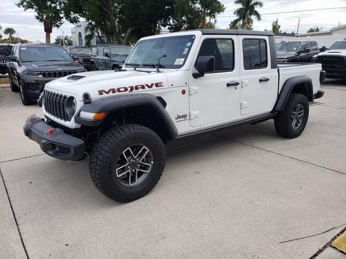 Bright White Clearcoat 2026 Jeep Gladiator Mojave