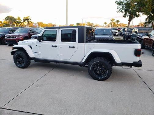 Bright White Clearcoat 2026 Jeep Gladiator Sport