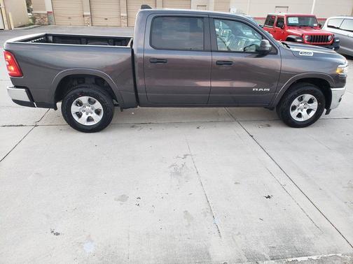 Granite Crystal Clearcoat Metallic 2026 RAM 1500 Big Horn/Lone Star
