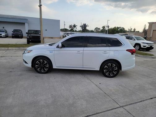 2018 Mitsubishi Outlander PHEV