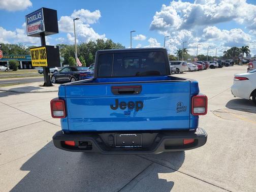 Hydro Blue Pearlcoat 2023 Jeep Gladiator Sport