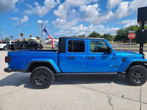 Hydro Blue Pearlcoat 2023 Jeep Gladiator Sport