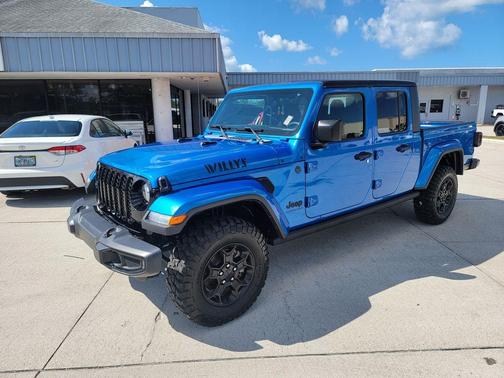 Hydro Blue Pearlcoat 2023 Jeep Gladiator Sport