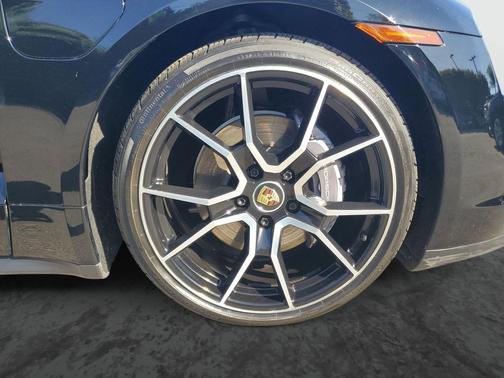 2022 Porsche Taycan Base