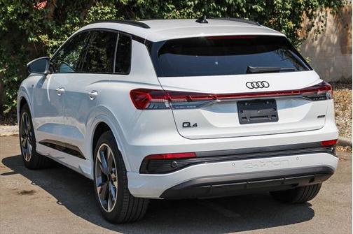2025 Audi Q4 e-tron Premium 55 quattro