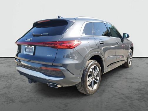 2025 Audi Q5 Premium TFSI quattro S tronic