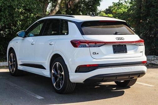 2025 Audi Q4 e-tron Premium Plus 55 quattro