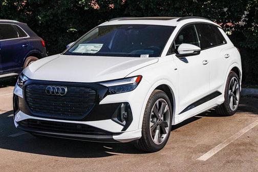 2025 Audi Q4 e-tron Premium Plus 55 quattro