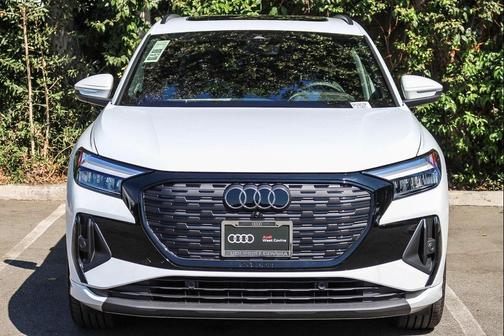 2025 Audi Q4 e-tron Premium Plus 55 quattro