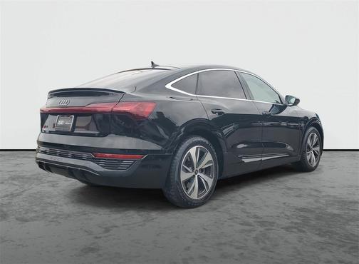 2024 Audi Q8 e-tron Premium Plus