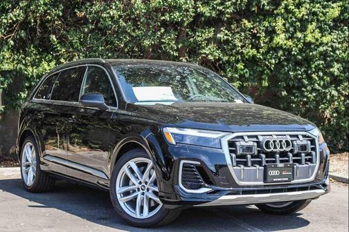 2025 Audi Q7 55 Premium Plus