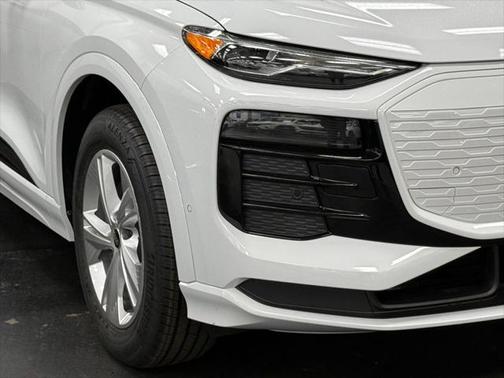 2025 Audi Q6 e-tron Premium