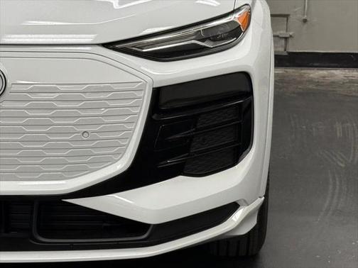 2025 Audi Q6 e-tron Premium