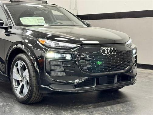 2025 Audi Q6 e-tron Prestige quattro