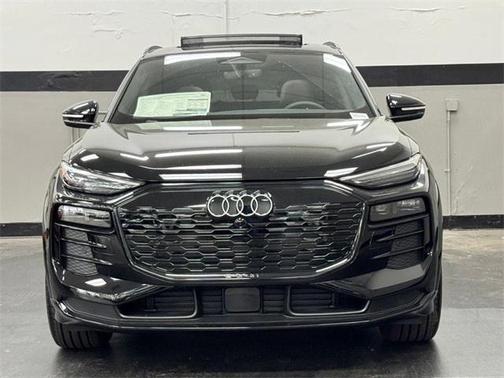 2025 Audi Q6 e-tron Prestige quattro