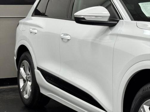 2025 Audi Q6 e-tron Premium Plus