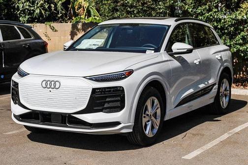 2025 Audi Q6 e-tron Premium Plus