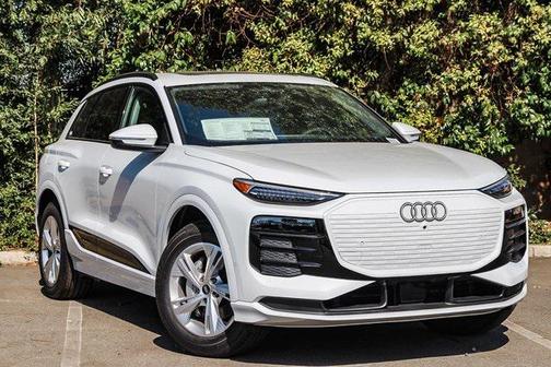 2025 Audi Q6 e-tron Premium Plus