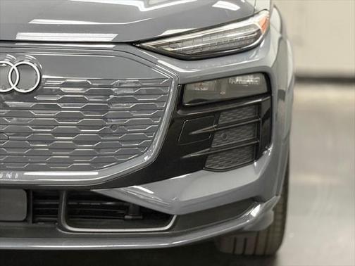 2025 Audi Q6 e-tron Premium Plus quattro