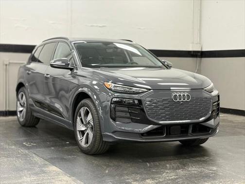 2025 Audi Q6 e-tron Premium Plus quattro