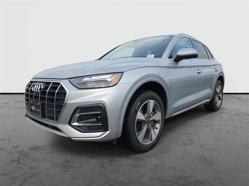 2022 Audi Q5 40 Premium Plus