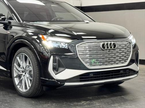 2025 Audi Q4 e-tron Premium Plus 55 quattro
