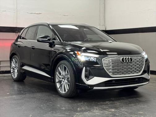 2025 Audi Q4 e-tron Premium Plus 55 quattro