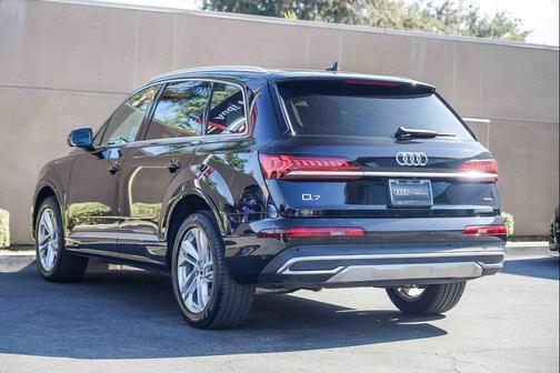 2023 Audi Q7 45 Premium