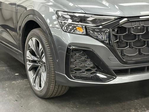 2025 Audi Q8 55 Premium Plus
