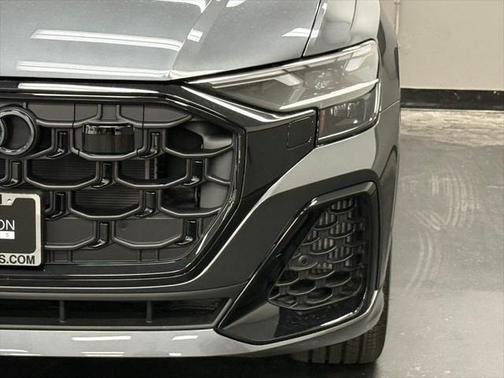 2025 Audi Q8 55 Premium Plus