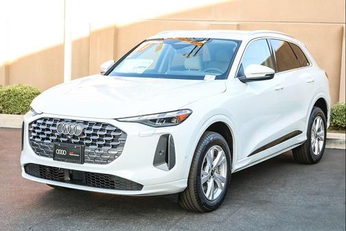 2025 Audi Q5 Premium TFSI quattro S tronic