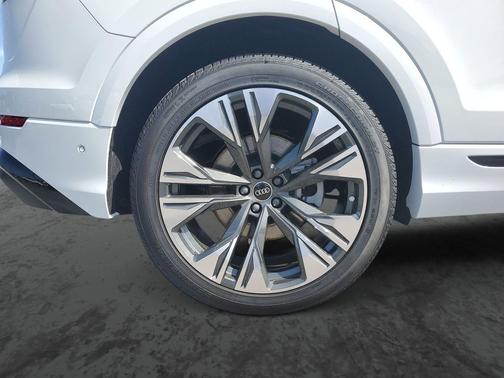 2026 Audi Q8 55 Premium Plus