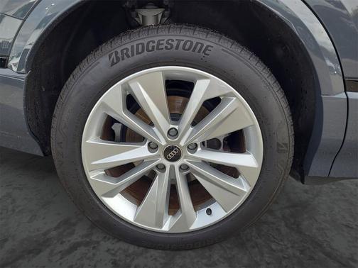 2025 Audi Q6 e-tron Premium Plus