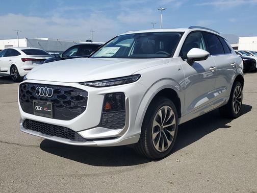 2026 Audi Q3 S line