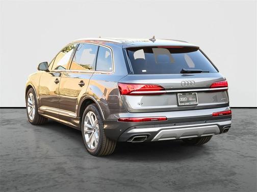 2026 Audi Q7 55 Premium Plus