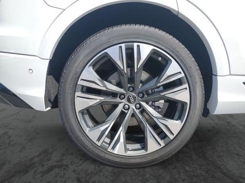 2026 Audi Q8 55 Premium Plus