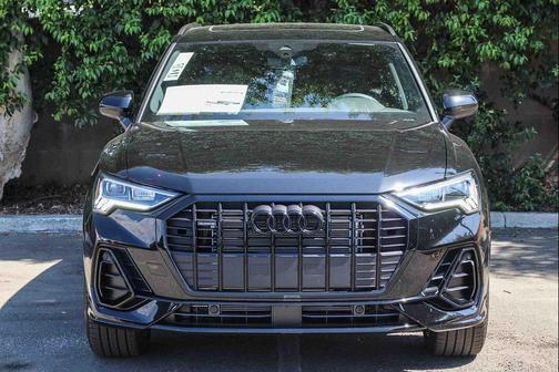 2025 Audi Q3 Premium 45 TFSI S line quattro Tiptronic