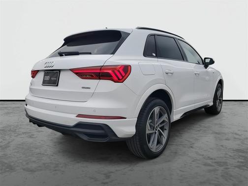 2025 Audi Q3 Premium 45 TFSI S line quattro Tiptronic