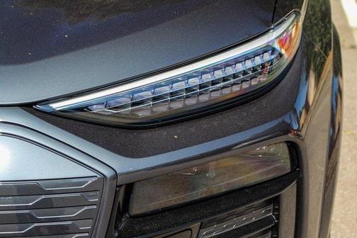 2025 Audi Q6 e-tron Premium Plus quattro