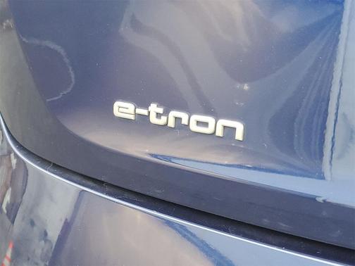 2021 Audi e-tron Premium