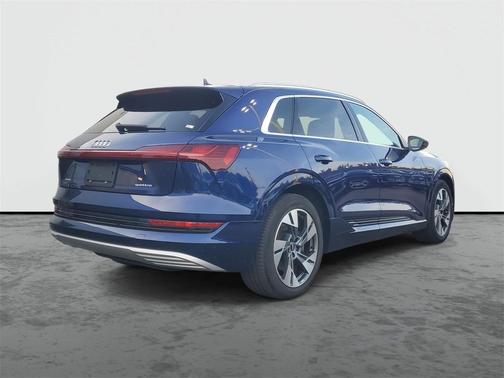2021 Audi e-tron Premium