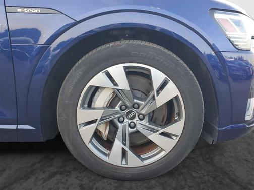 2021 Audi e-tron Premium