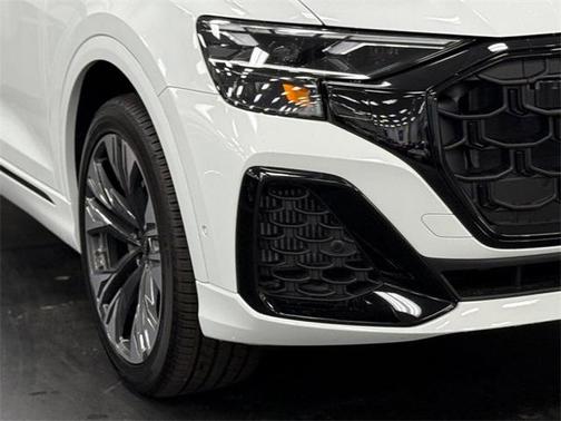 2025 Audi Q8 55 Premium Plus