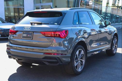 2025 Audi Q3 Premium 45 TFSI S line quattro Tiptronic