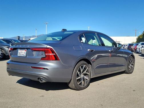 2019 Volvo S60 T6 Momentum