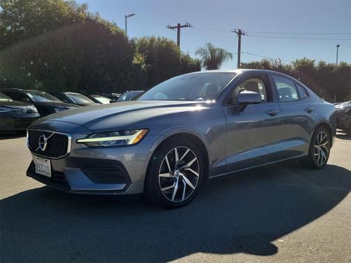 2019 Volvo S60 T6 Momentum