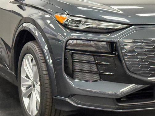2025 Audi Q6 e-tron Premium