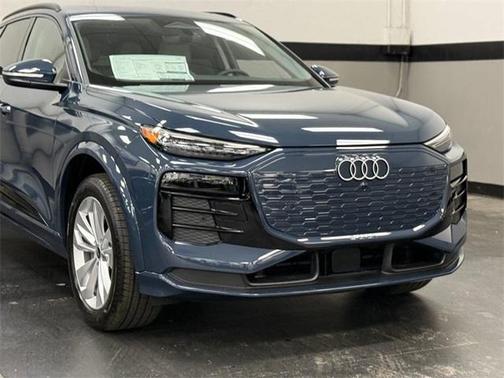 2025 Audi Q6 e-tron Premium Plus